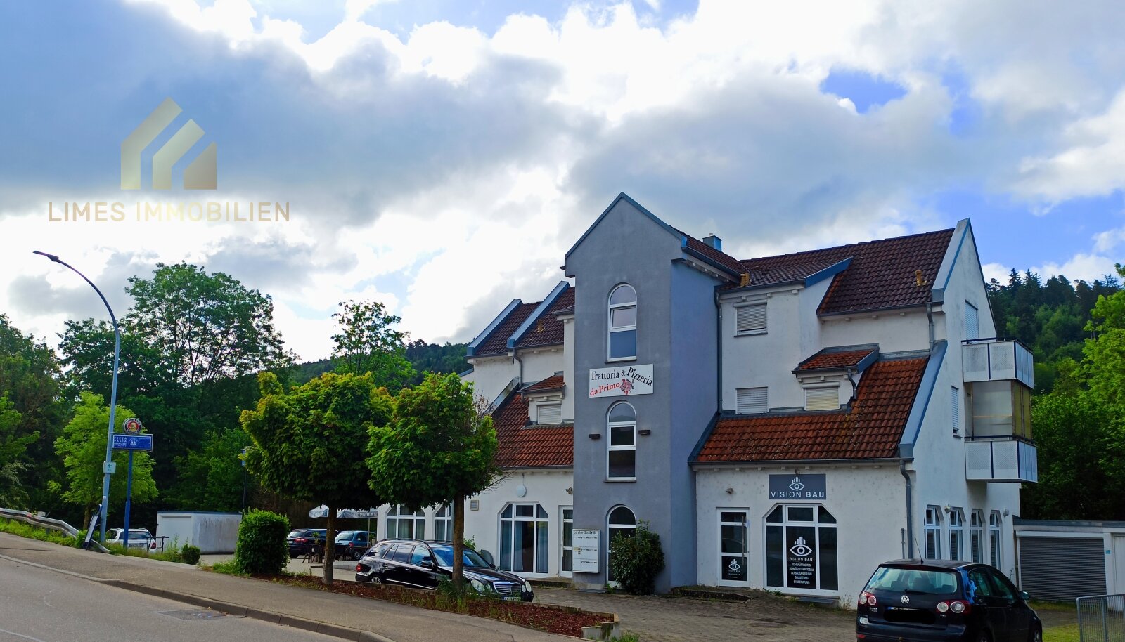 Mehrfamilienhaus mit Restaurant und Büroeinheit