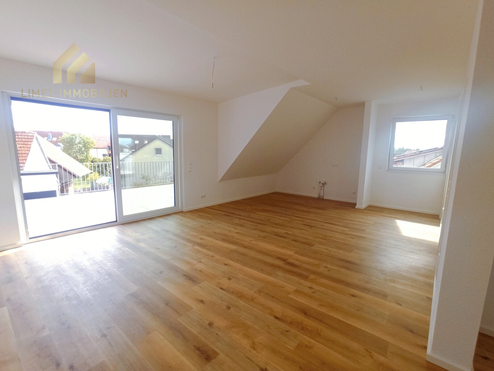 Erstbezug - helle 2-Zimmer Dachgeschosswohnung