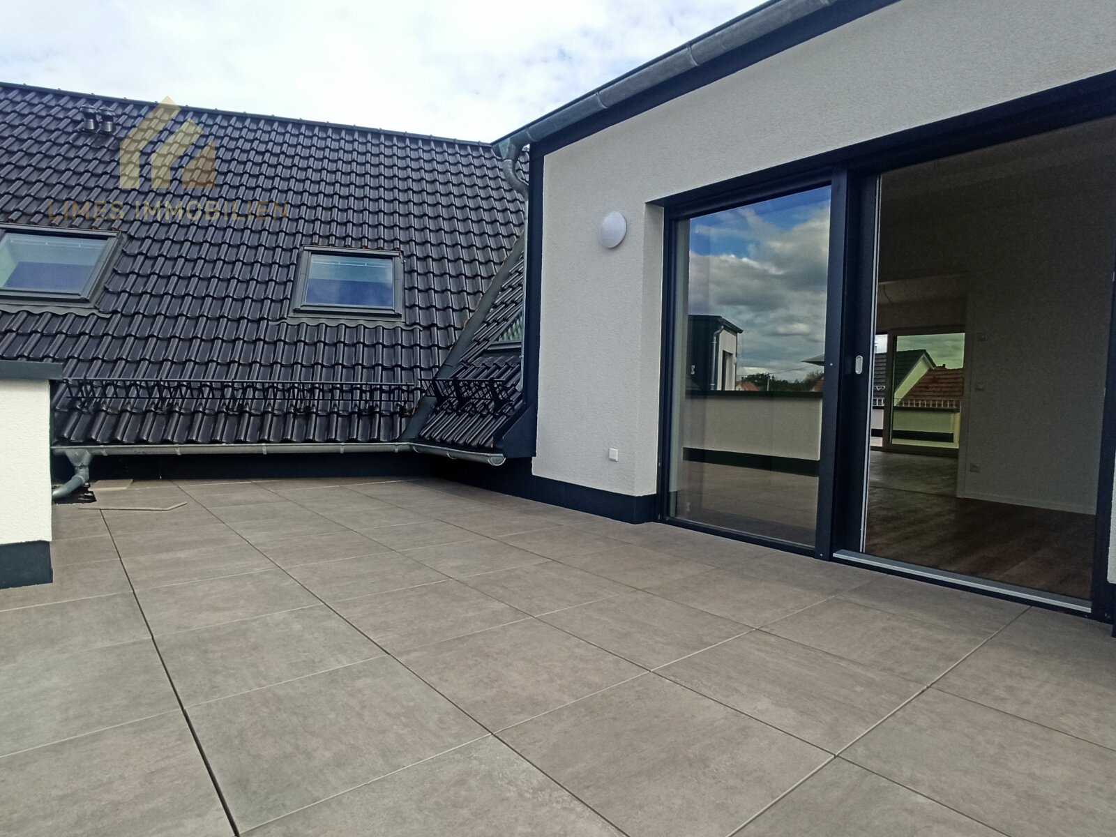 Erstbezug - helle 2-Zimmer Dachgeschosswohnung