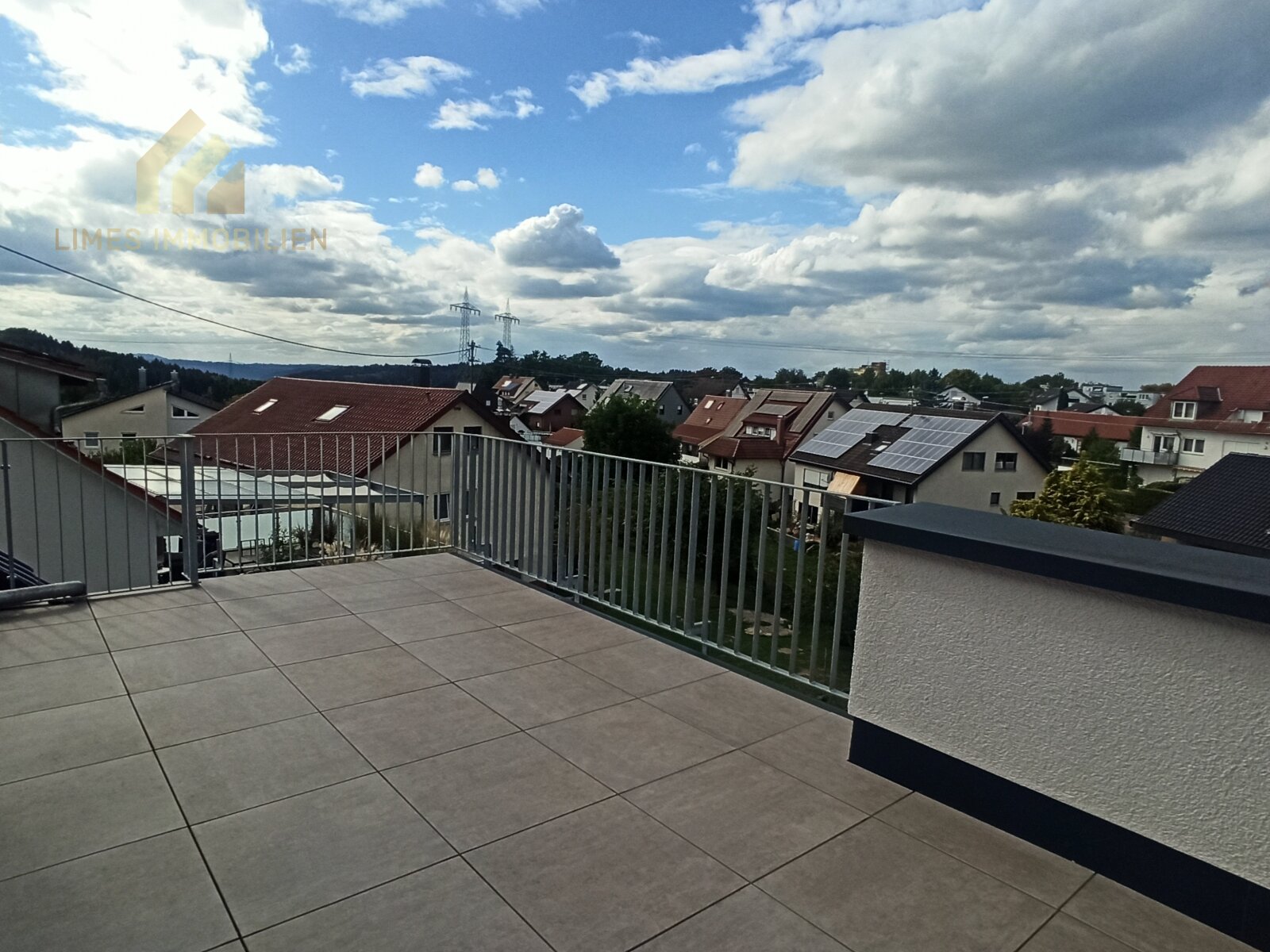 Erstbezug - helle 2-Zimmer Dachgeschosswohnung
