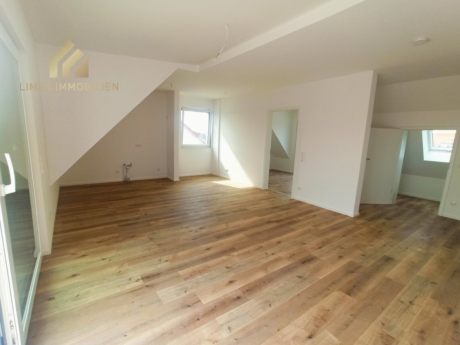 Erstbezug - helle 2-Zimmer Dachgeschosswohnung