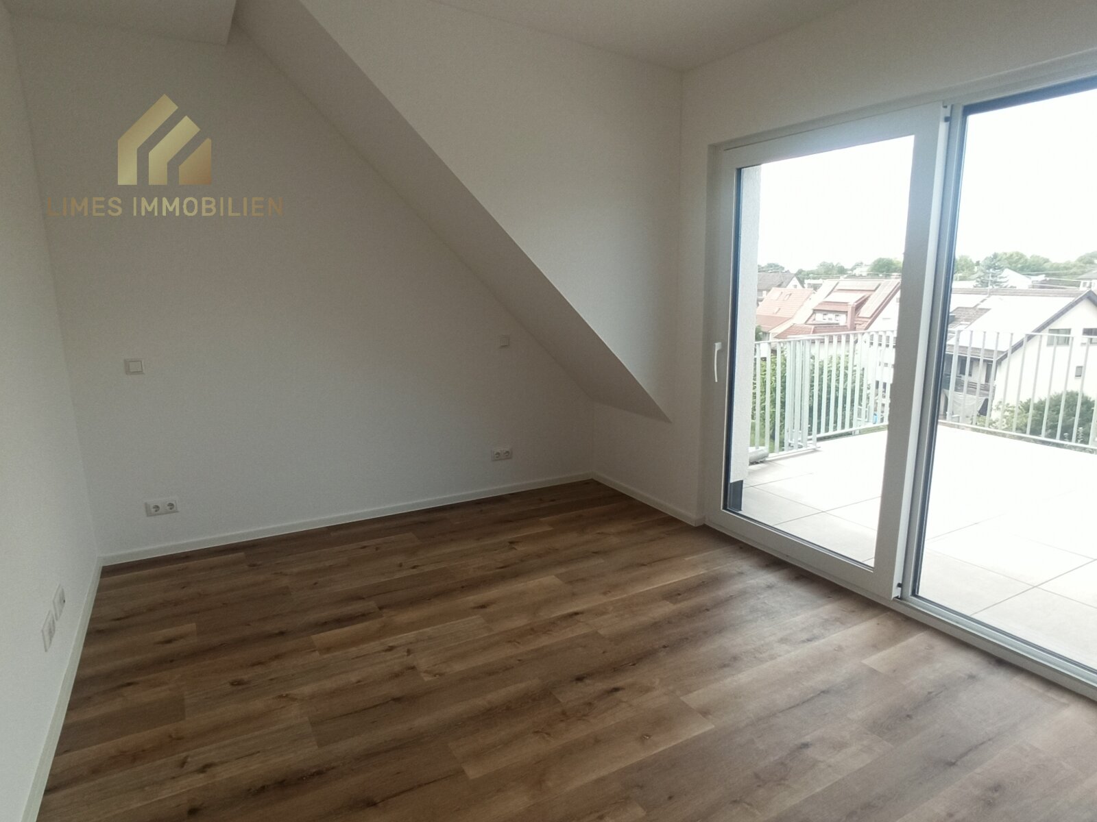 Erstbezug - helle 2-Zimmer Dachgeschosswohnung