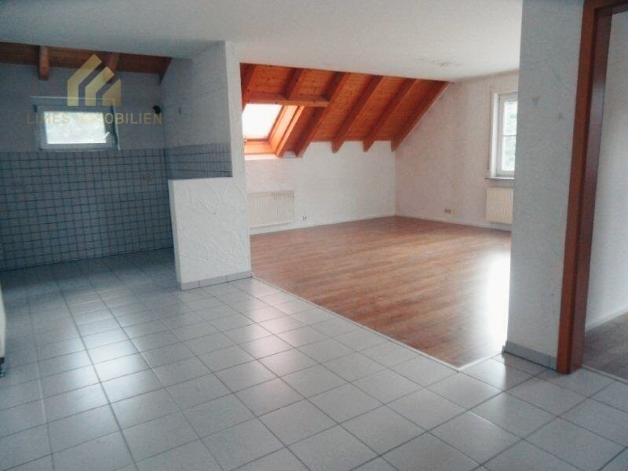 Wohnung - Wohnzimmer mit Küche